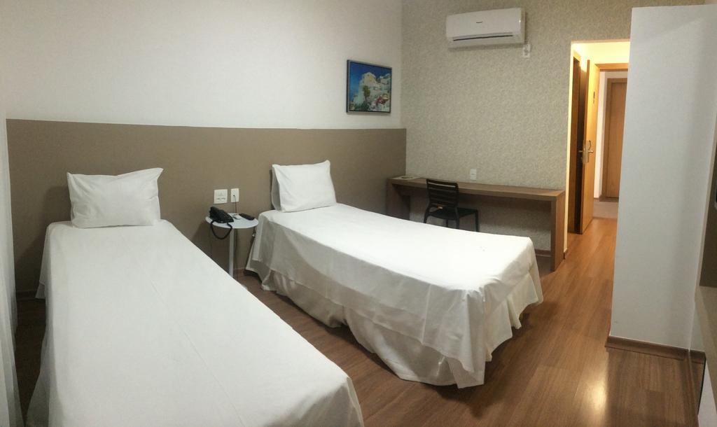 Lord Hotel Aeroporto Confins Веспазіану Номер фото